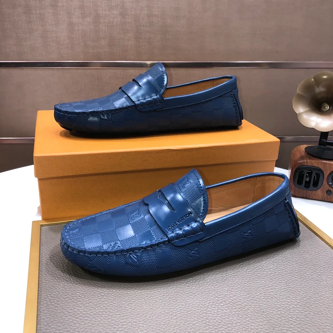Men's men's shoes 💰420💰 [LV Doudou shoes] (water-dyed cowhide lining) new model is on the market, available on the official website. The new Doudou shoes are processed into single-color materials, and the uppers are made of imported cowhide material. The body of the shoe is fully hemmed with mark thread, and is lined with imported original cowhide leather. The elegant shoe shape is super suitable for all-matching, and the size is 38-44.